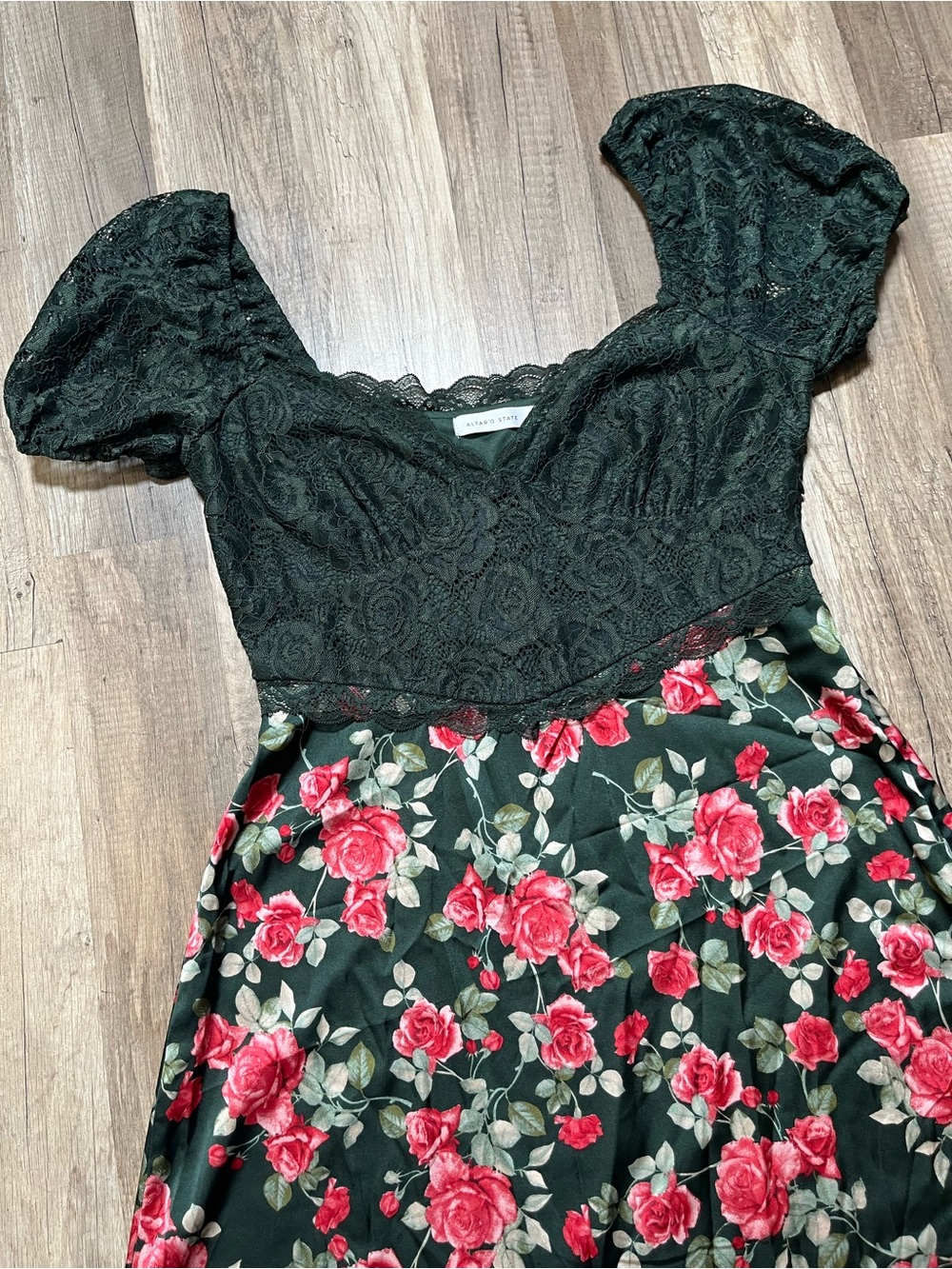 Altar'd State Floral Print Midi Dress Lace Bodice Short Sleeve Size M - Picture 9 of 17